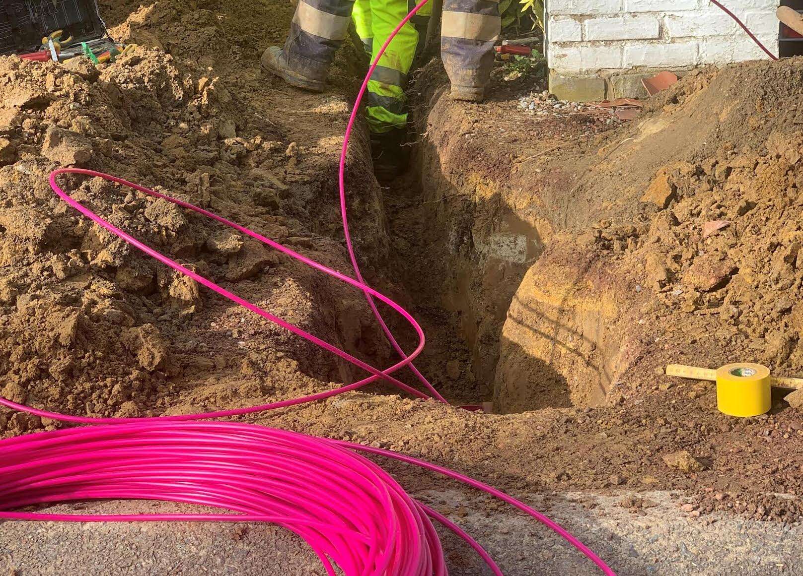 Fibre optique à Waterloo tirée vers un client B2B de Belcenter avec le réseau Unifiber