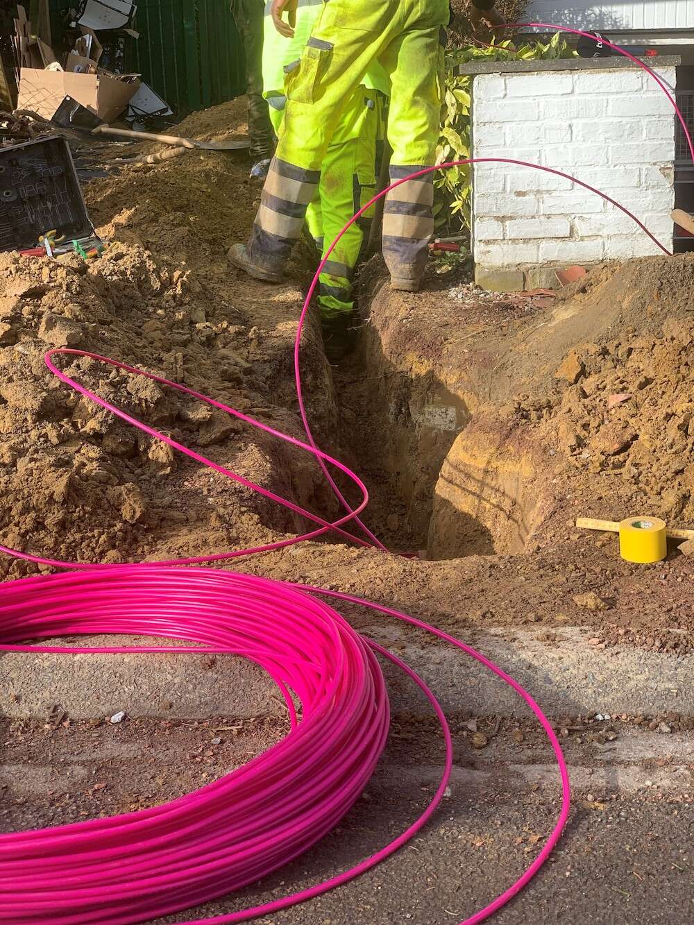Cable rose Unifiber de fibre optique à Waterloo pour connecter les entreprises et commerces de Belcenter